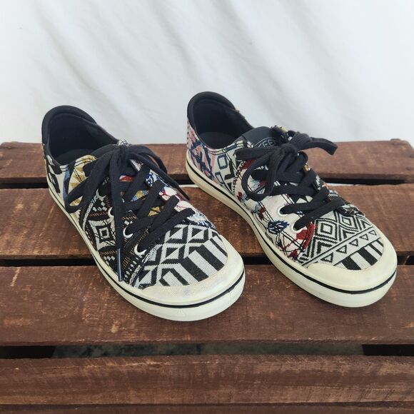 KEEN Elsa IV Aztec Women's 6.5 Canvas Low Top Shoes Casual Sneakers Lite Western - Picture 1 of 12